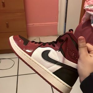 Air Jordan 1 Zoom Air CMFT
Size 6.5 Women's Patent
Chicago Sneakers